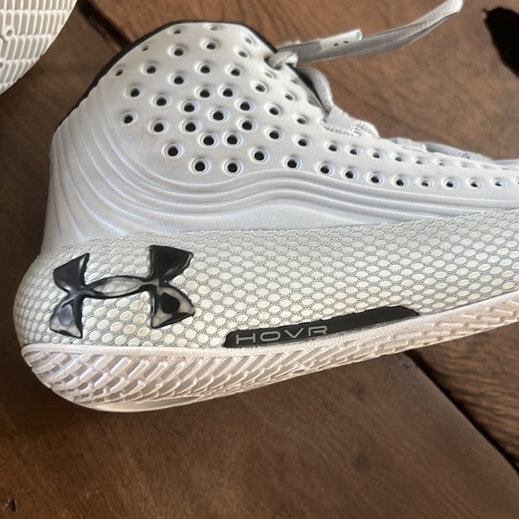 UA HOVR basketball shoes. Size 8 - Picture 6 of 8